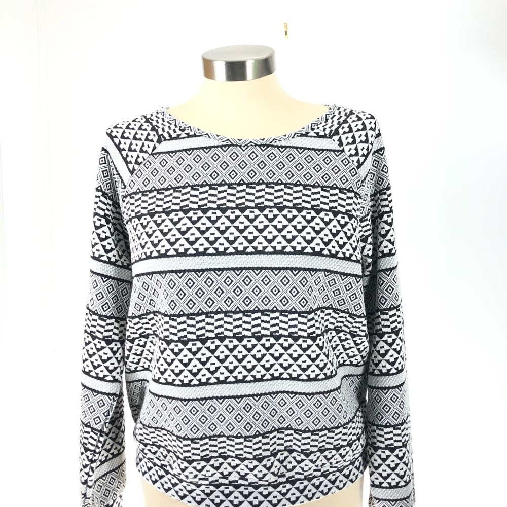 Finn & Grace Top Cuff Long-sleeve Geo Stripes Boat-neck Band-Hem Measures Medium